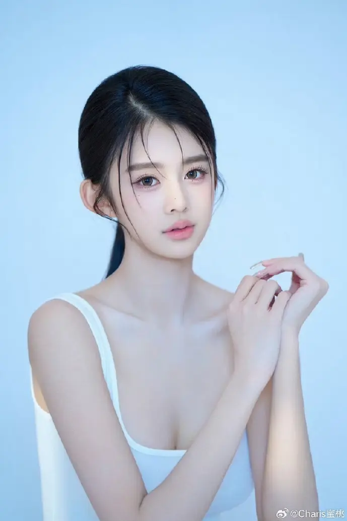 真实世界手游角色换装界面